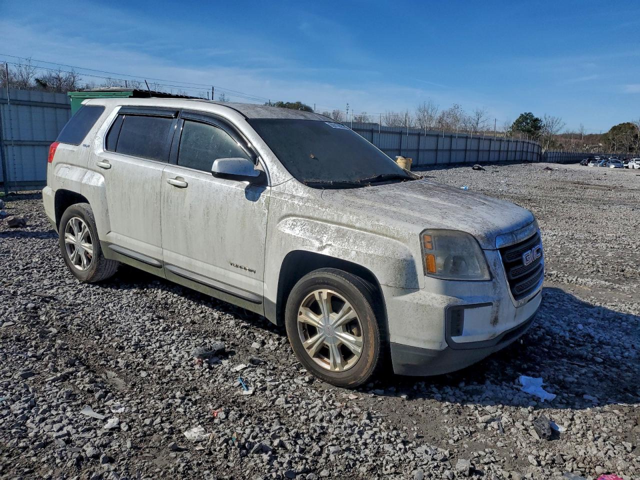 2017 GMC TERRAIN SLE photo 4
