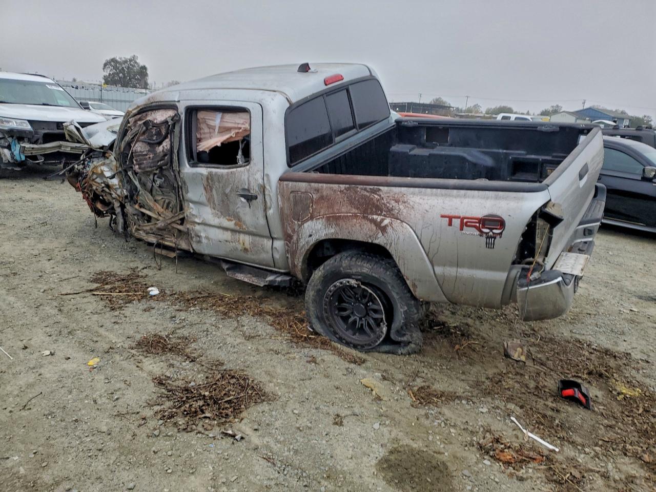 2009 TOYOTA TACOMA DOUBLE CAB photo 2