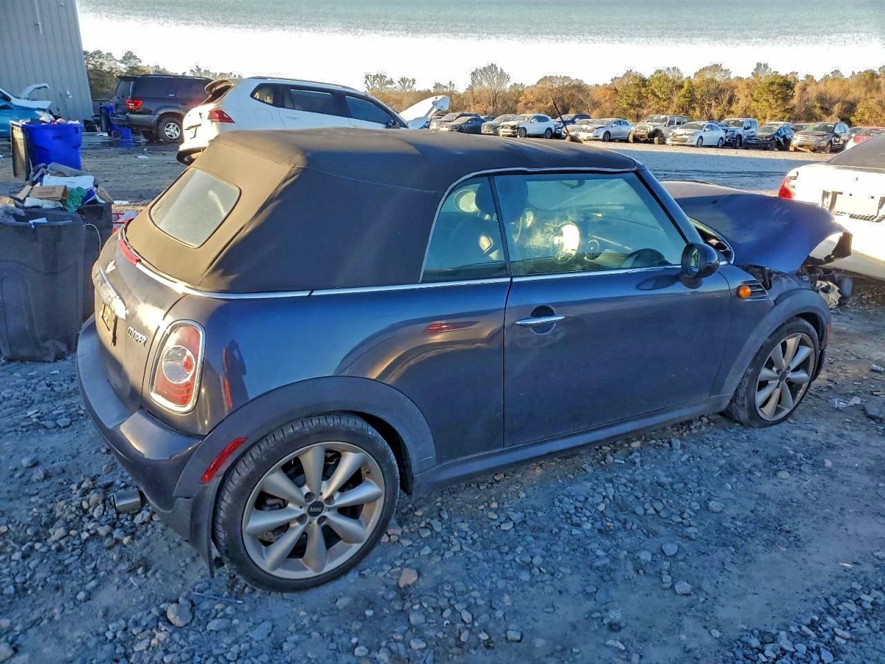 2014 MINI COOPER photo 3
