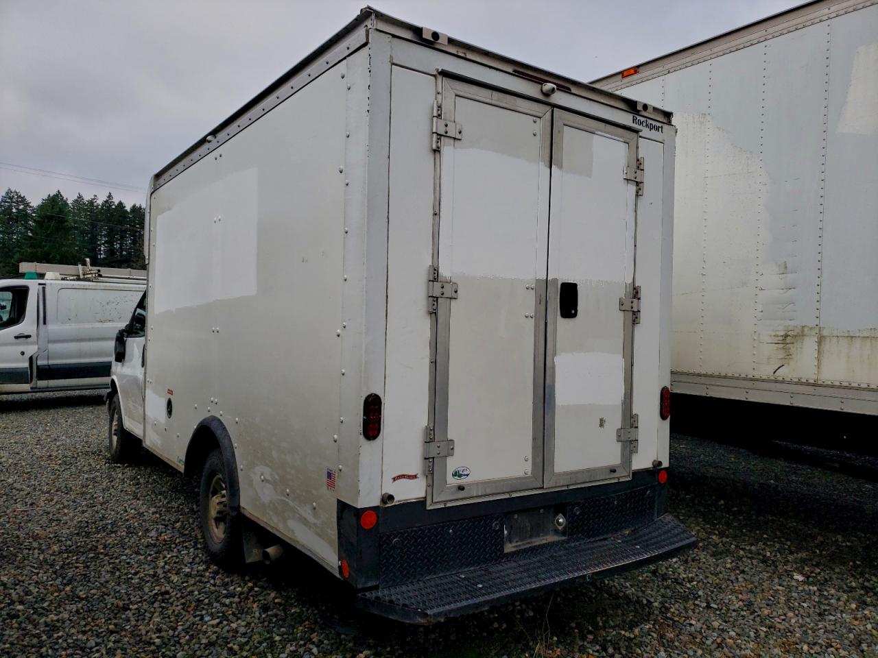 2022 CHEVROLET EXPRESS G3500 DELIVERY TRUCK photo 2