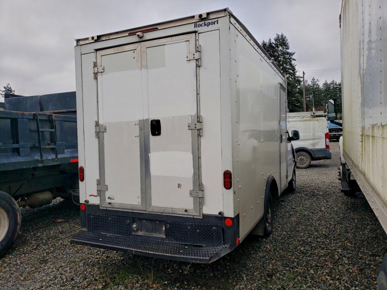 2022 CHEVROLET EXPRESS G3500 DELIVERY TRUCK photo 3