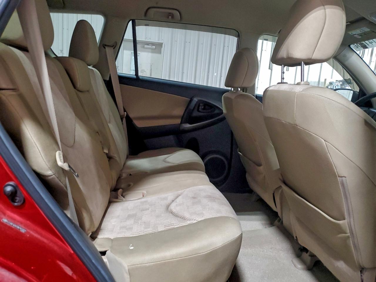 2011 TOYOTA RAV4 photo 11