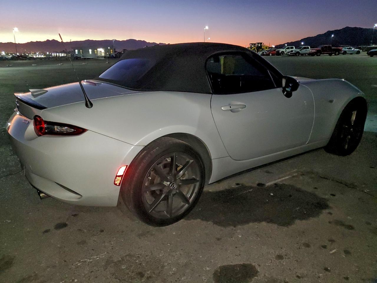 2016 MAZDA MX-5 MIATA CLUB photo 3