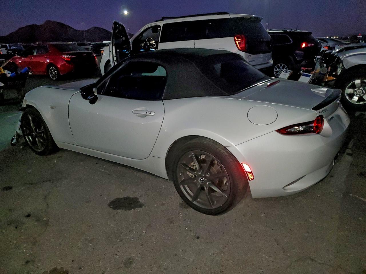 2016 MAZDA MX-5 MIATA CLUB photo 2