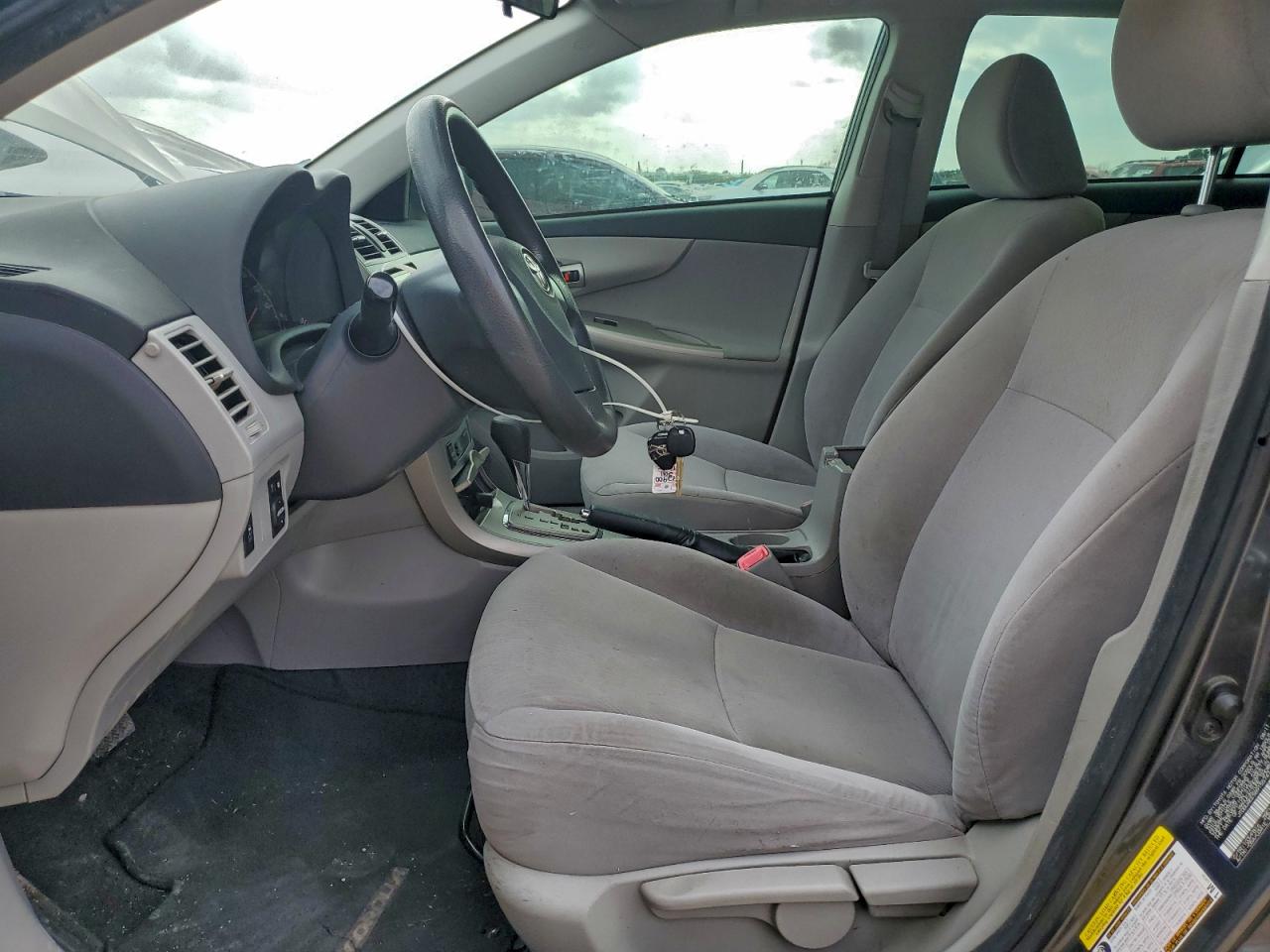 2011 TOYOTA COROLLA BASE photo 7