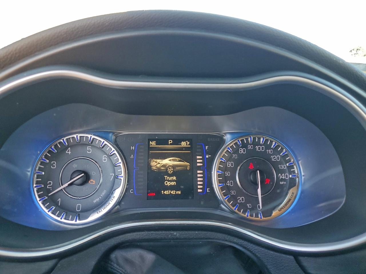 2015 CHRYSLER 200 LIMITED photo 9