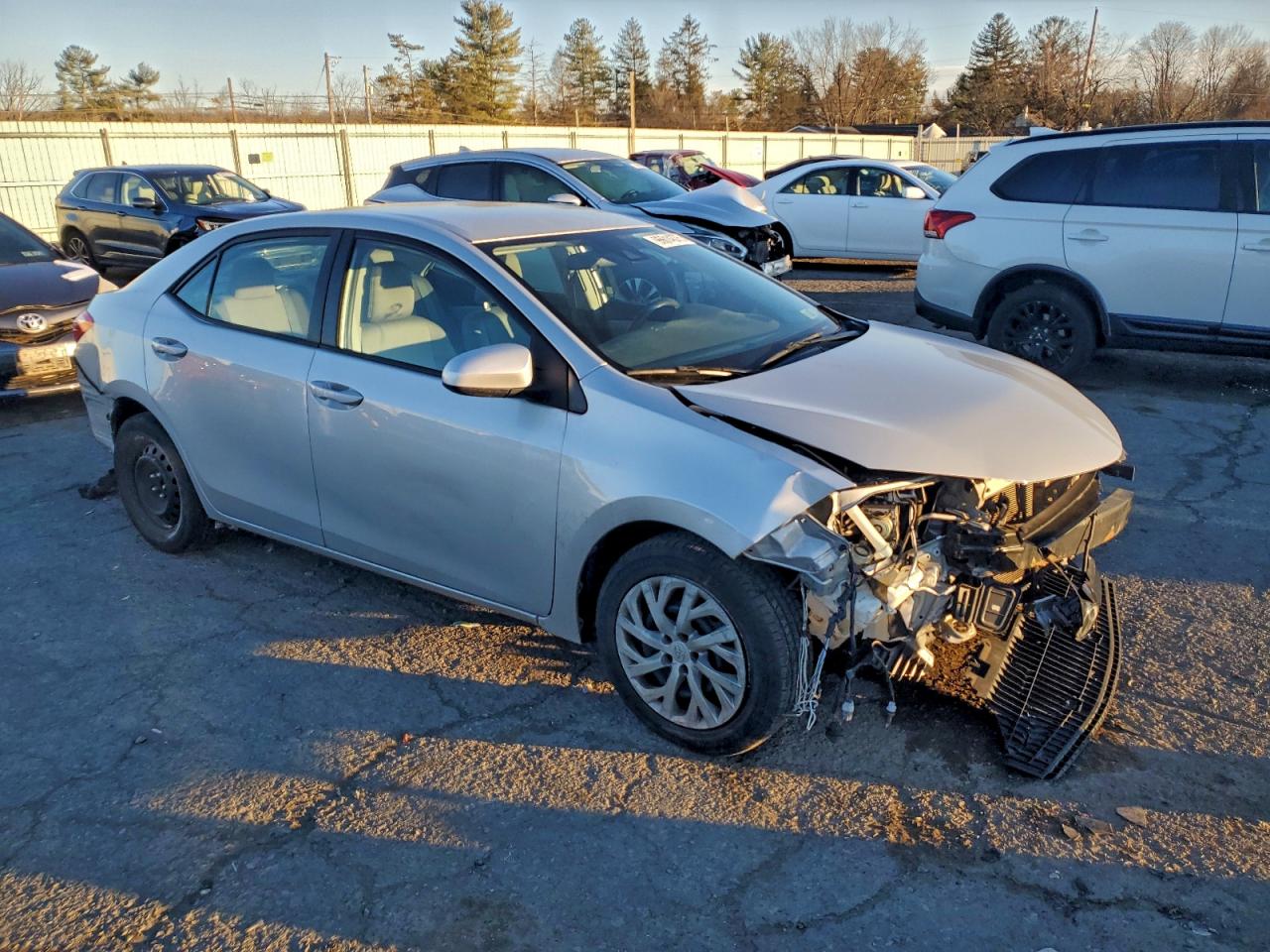 2017 TOYOTA COROLLA L photo 4