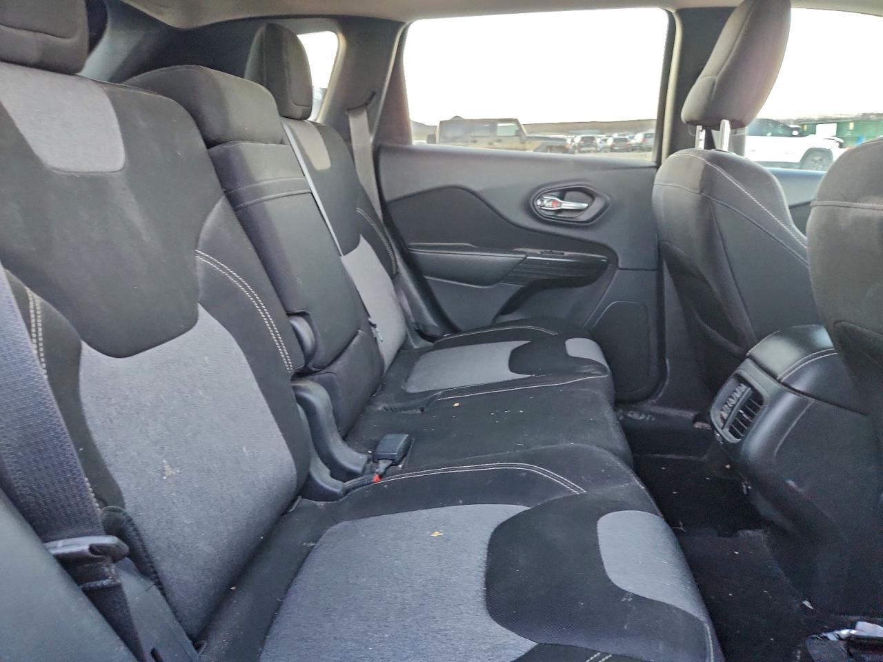 2014 JEEP CHEROKEE LATITUDE photo 11