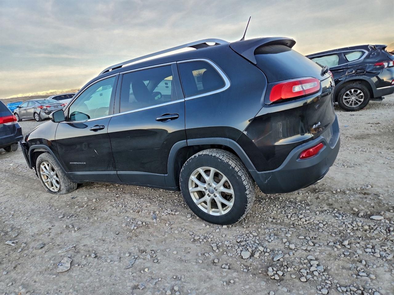 2014 JEEP CHEROKEE LATITUDE photo 2