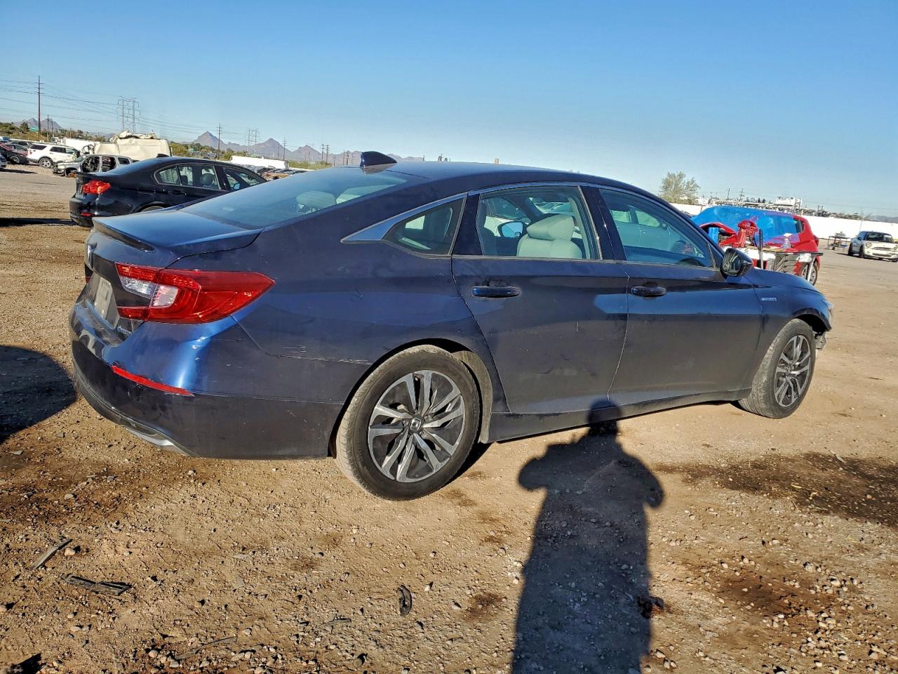 2018 HONDA ACCORD HYBRID photo 3