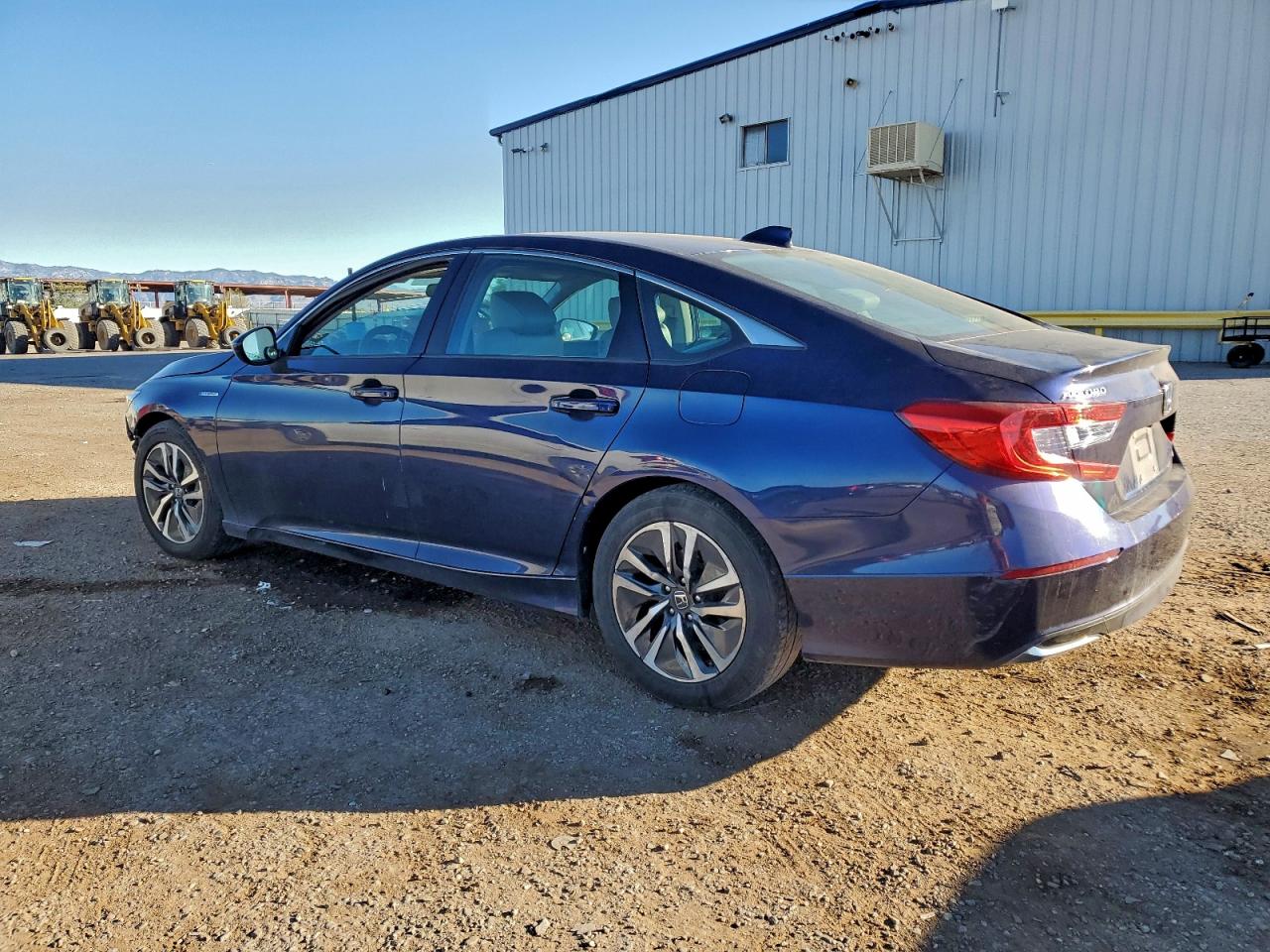 2018 HONDA ACCORD HYBRID photo 2