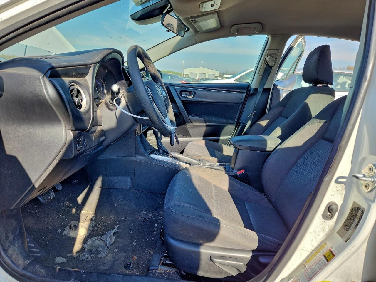 2019 TOYOTA COROLLA L photo 7