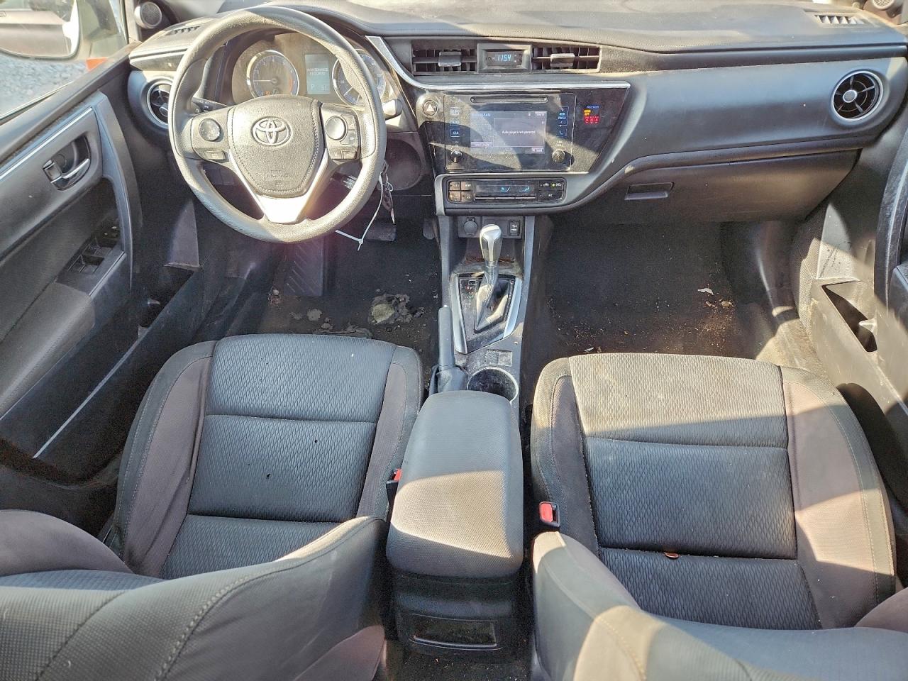 2019 TOYOTA COROLLA L photo 8