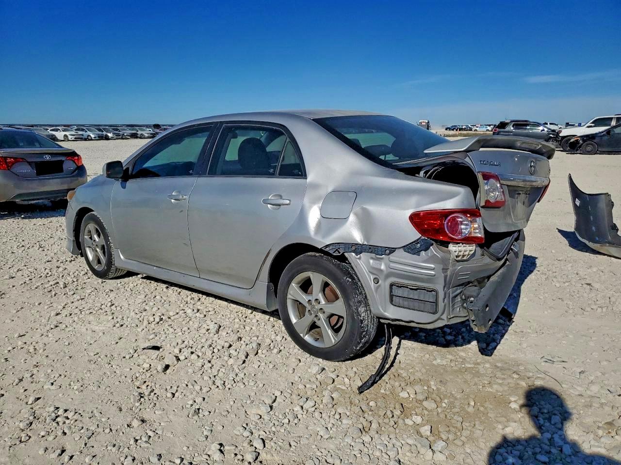 2011 TOYOTA COROLLA BASE photo 2