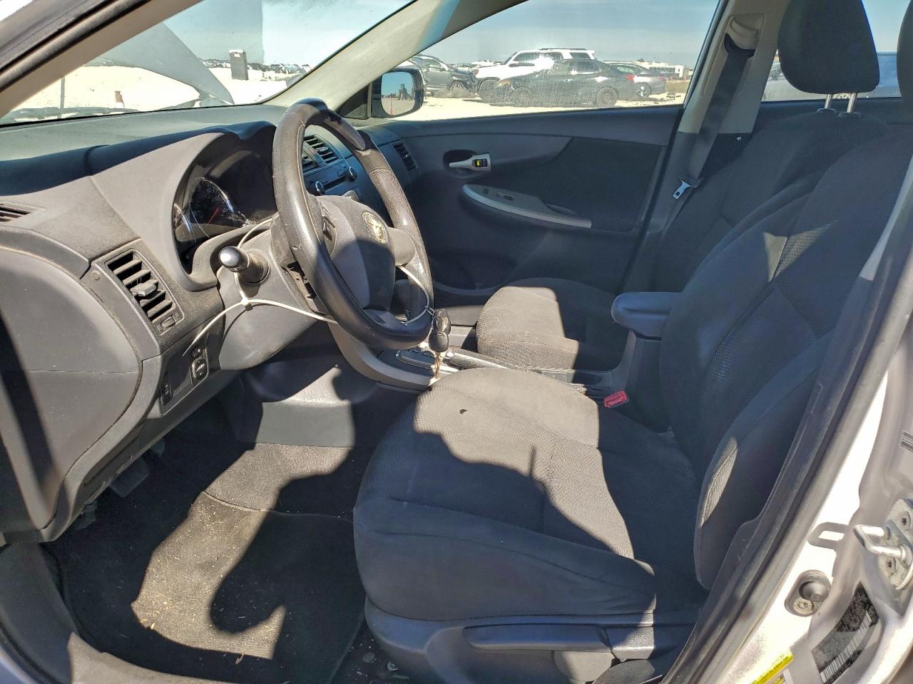 2011 TOYOTA COROLLA BASE photo 7