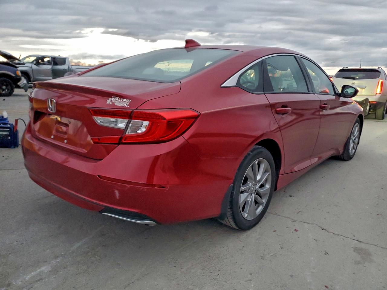 2018 HONDA ACCORD LX photo 3