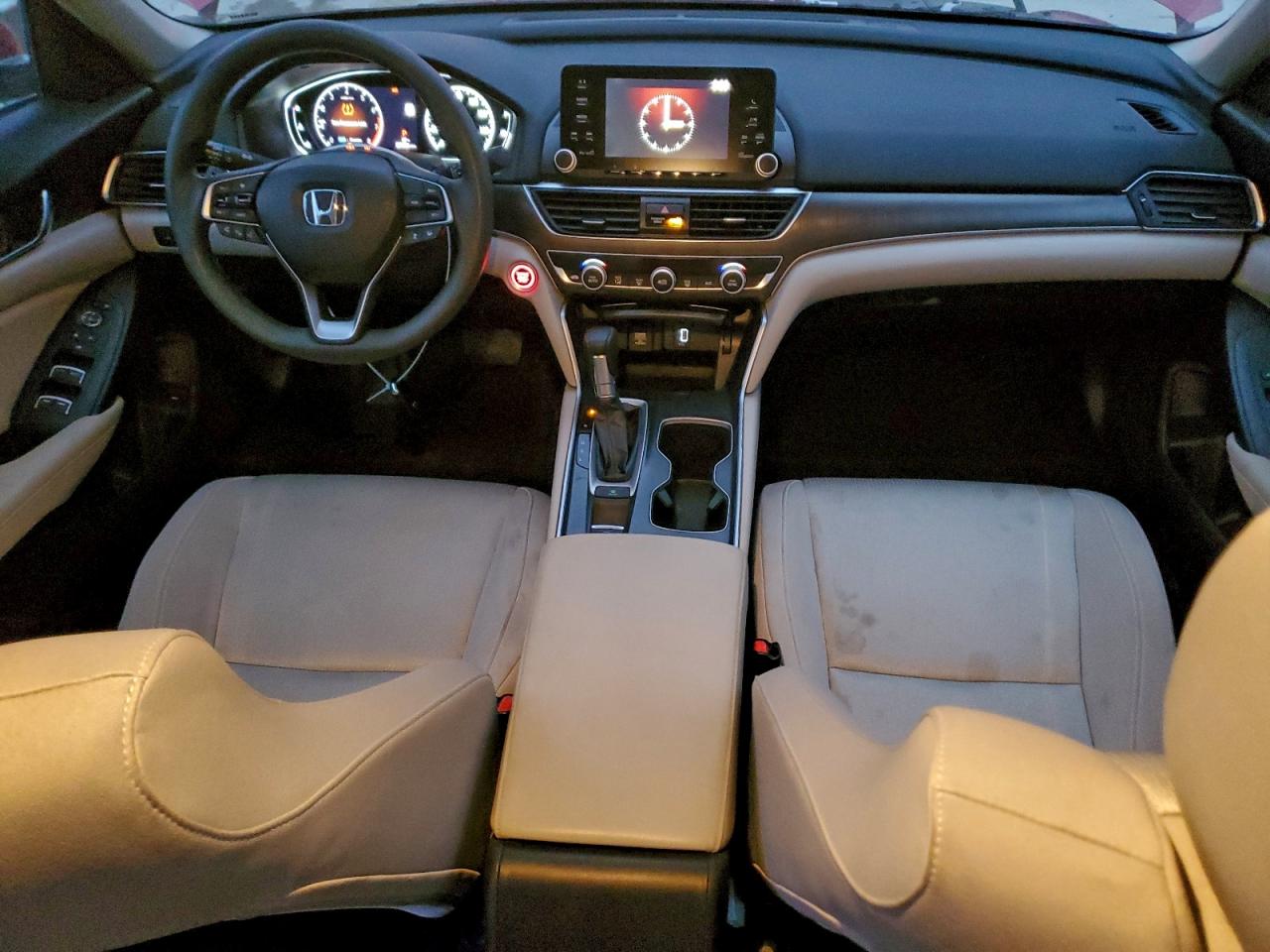 2018 HONDA ACCORD LX photo 8