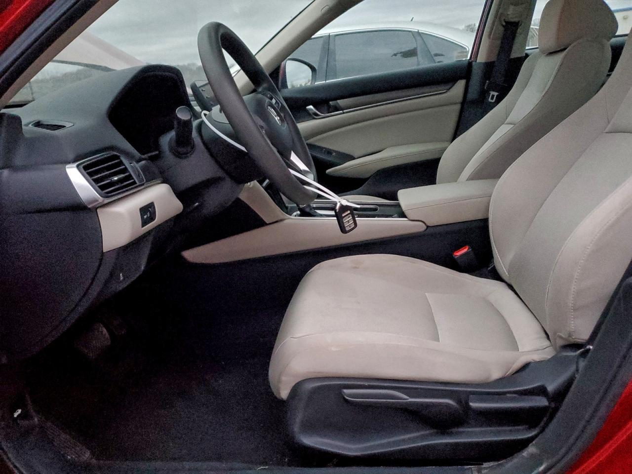 2018 HONDA ACCORD LX photo 7