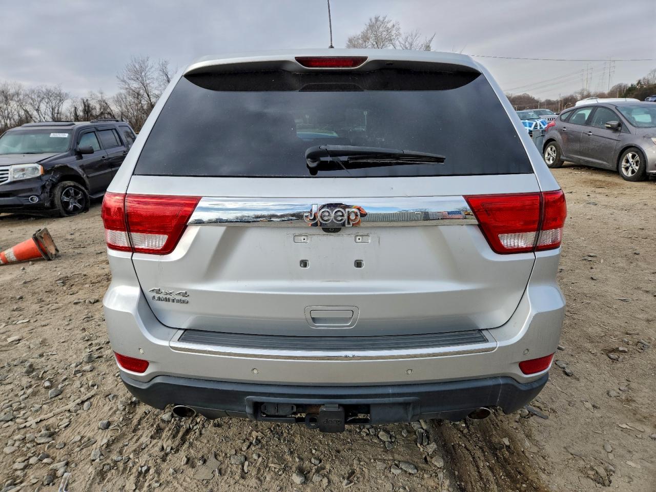 2011 JEEP GRAND CHEROKEE LIMITED photo 6