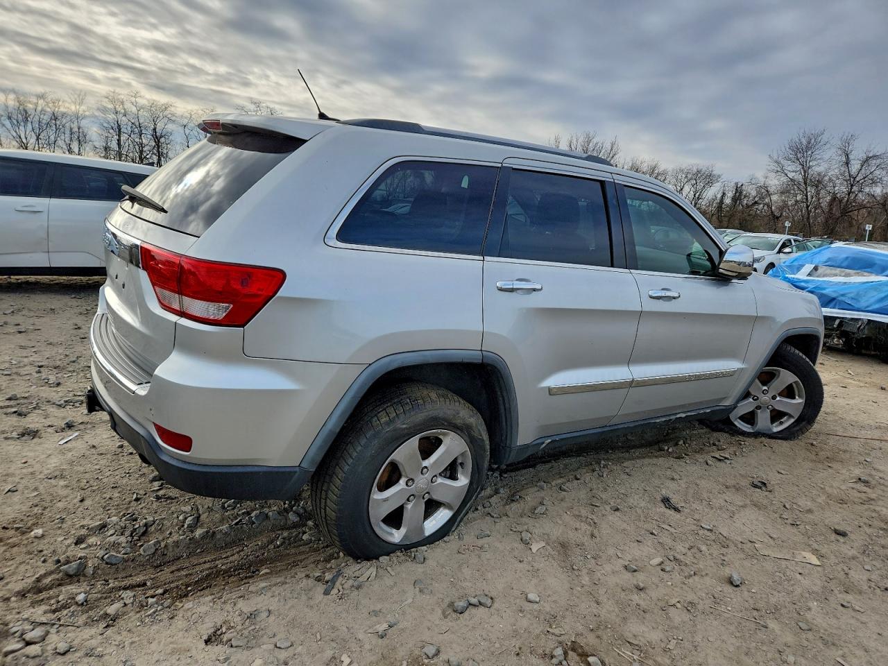 2011 JEEP GRAND CHEROKEE LIMITED photo 3