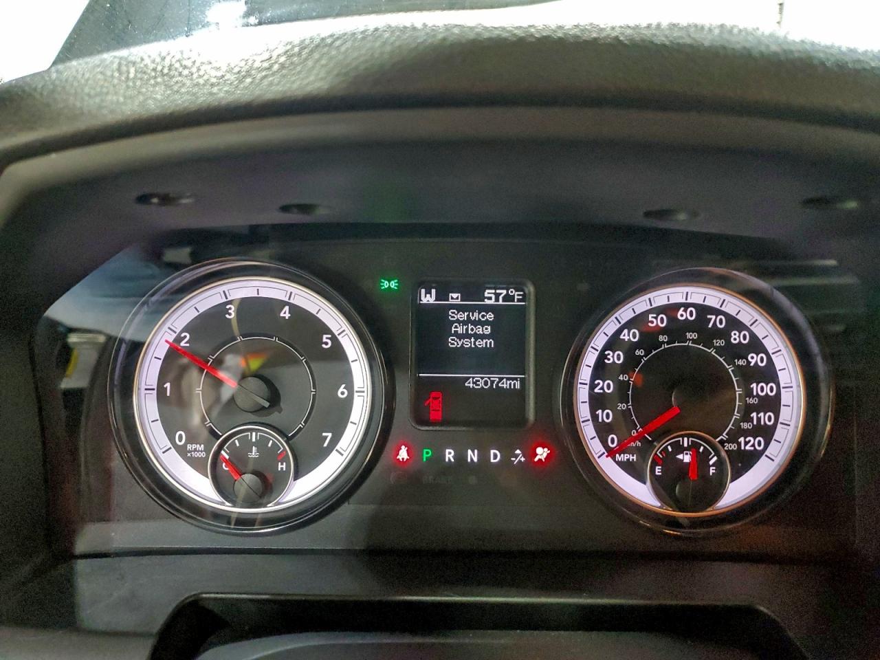 2024 RAM 1500 CLASSIC SLT photo 9