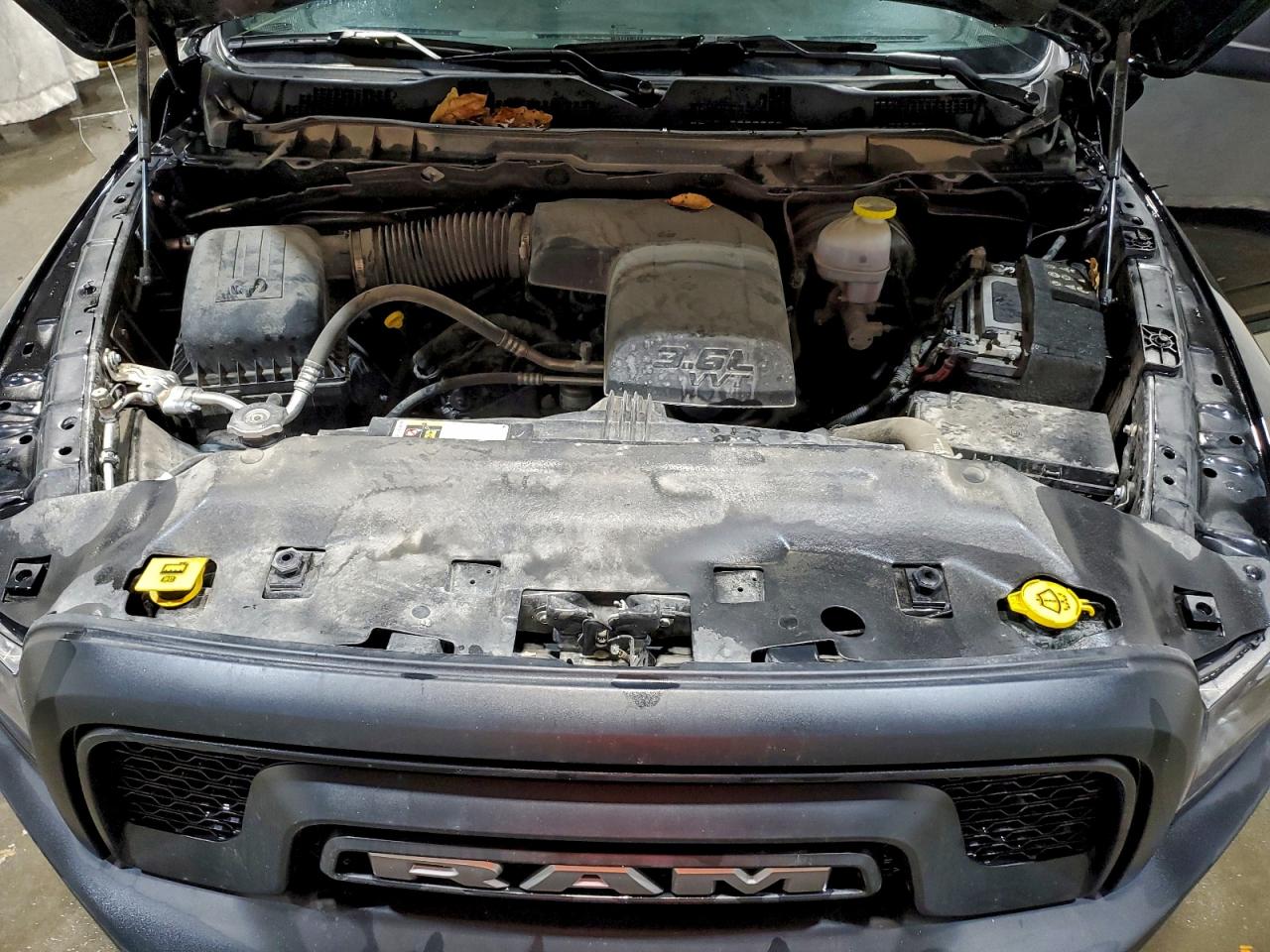 2024 RAM 1500 CLASSIC SLT photo 11
