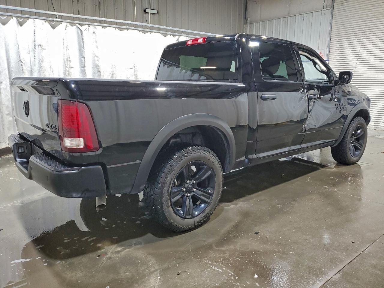 2024 RAM 1500 CLASSIC SLT photo 3