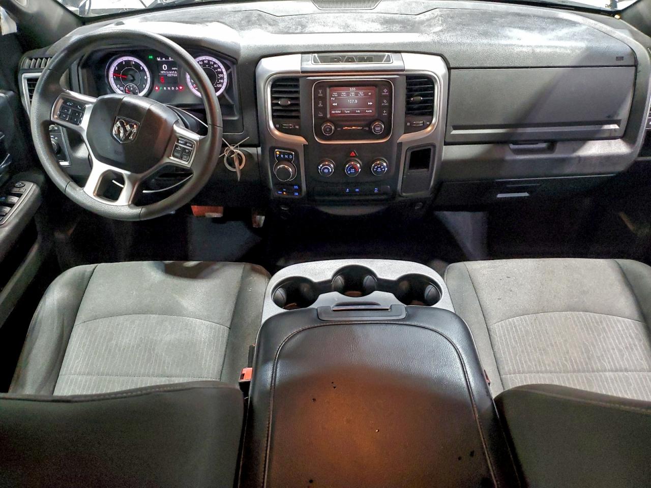 2024 RAM 1500 CLASSIC SLT photo 8