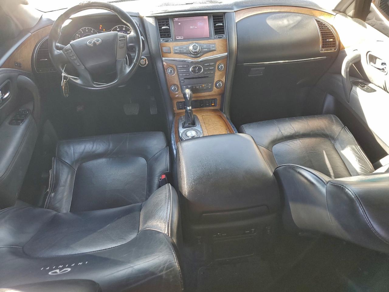 2012 INFINITI QX56 photo 8