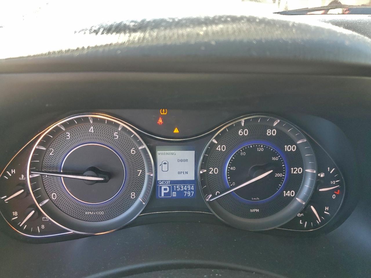 2012 INFINITI QX56 photo 9