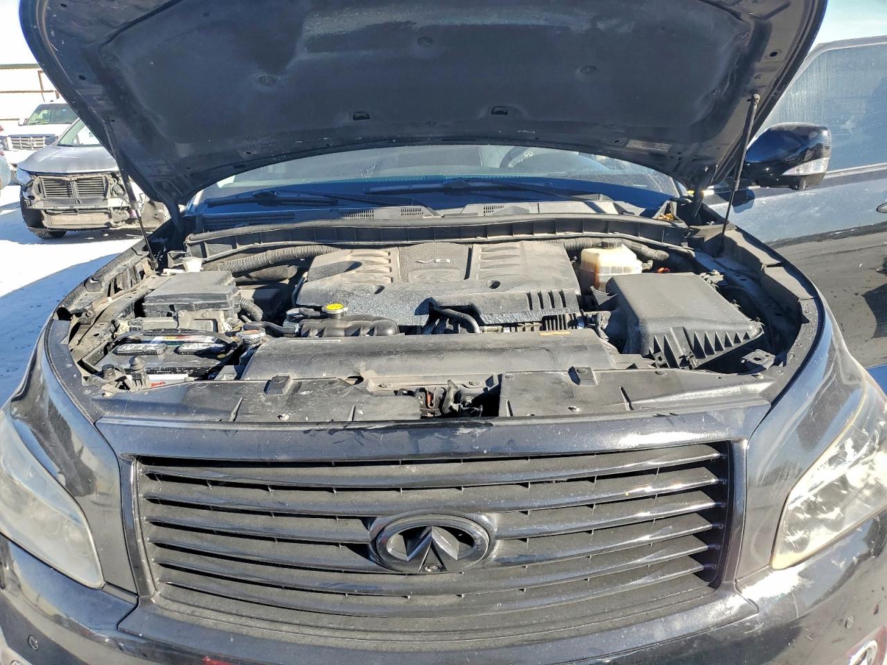 2012 INFINITI QX56 photo 12