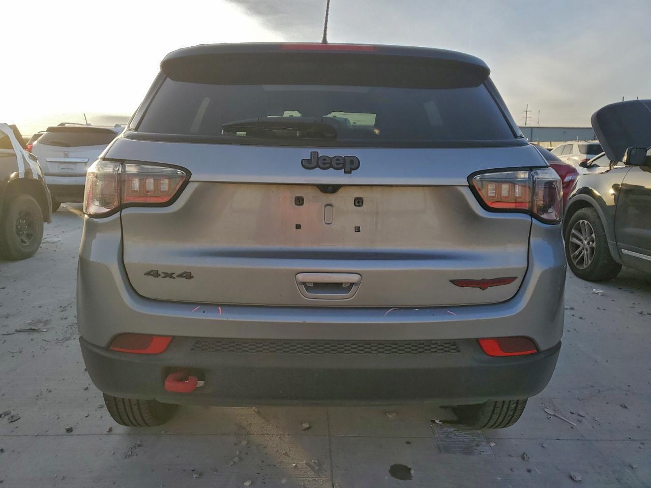 2022 JEEP COMPASS TRAILHAWK photo 6