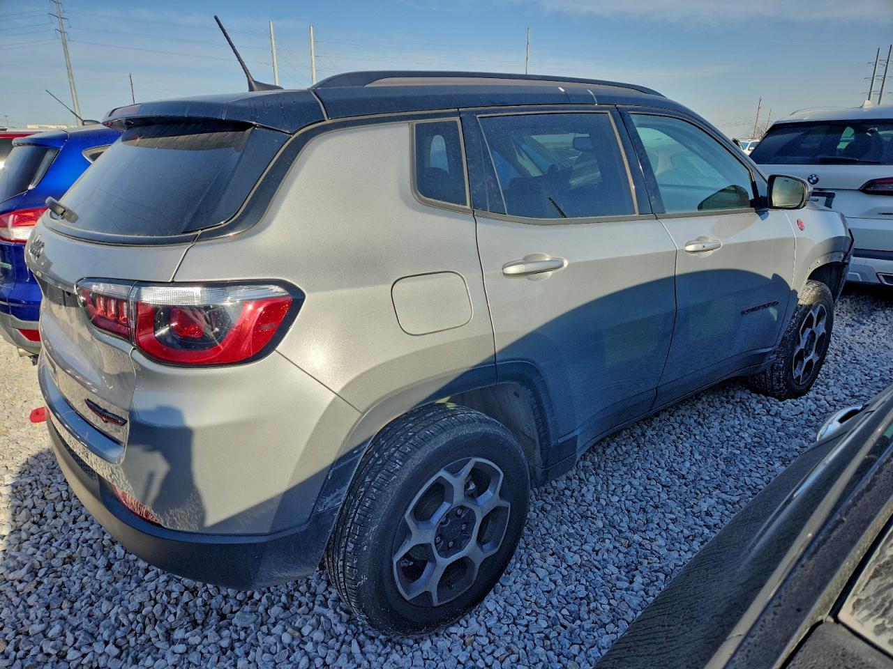 2022 JEEP COMPASS TRAILHAWK photo 3