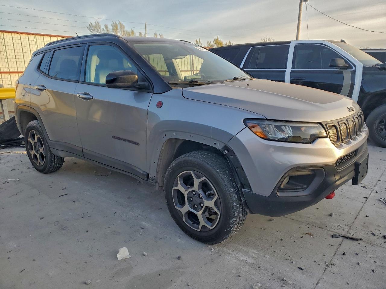 2022 JEEP COMPASS TRAILHAWK photo 4