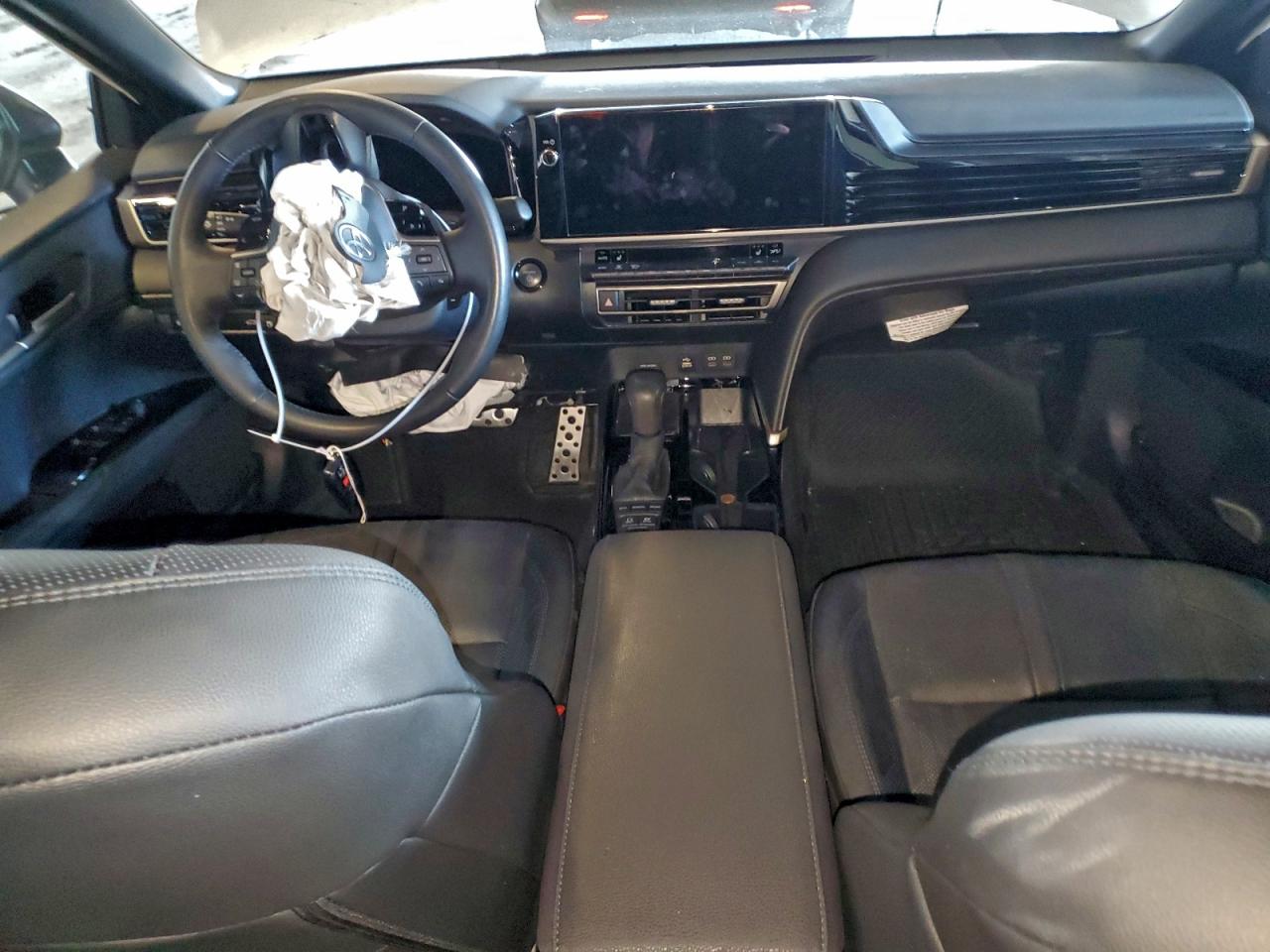 2025 TOYOTA CAMRY XSE photo 8