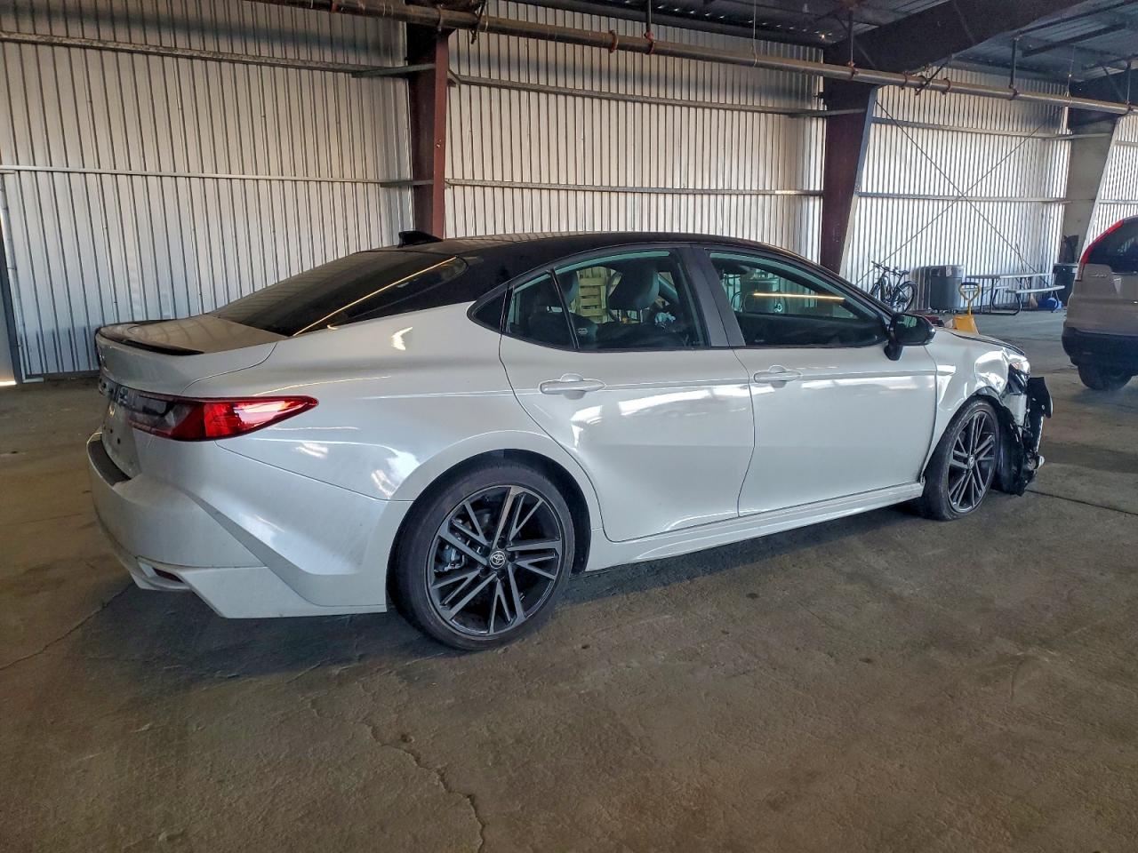 2025 TOYOTA CAMRY XSE photo 3