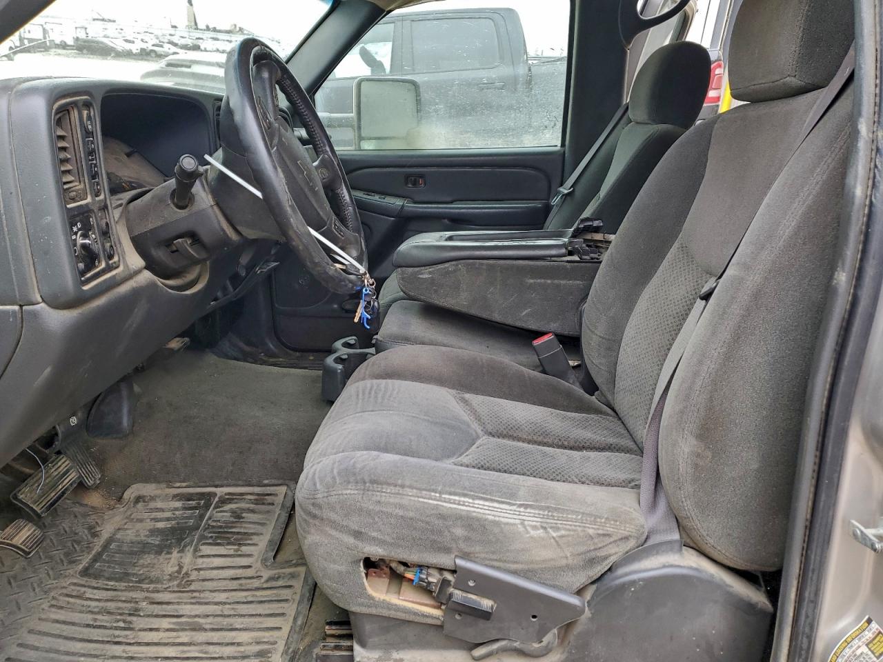 2004 CHEVROLET SILVERADO K1500 photo 7
