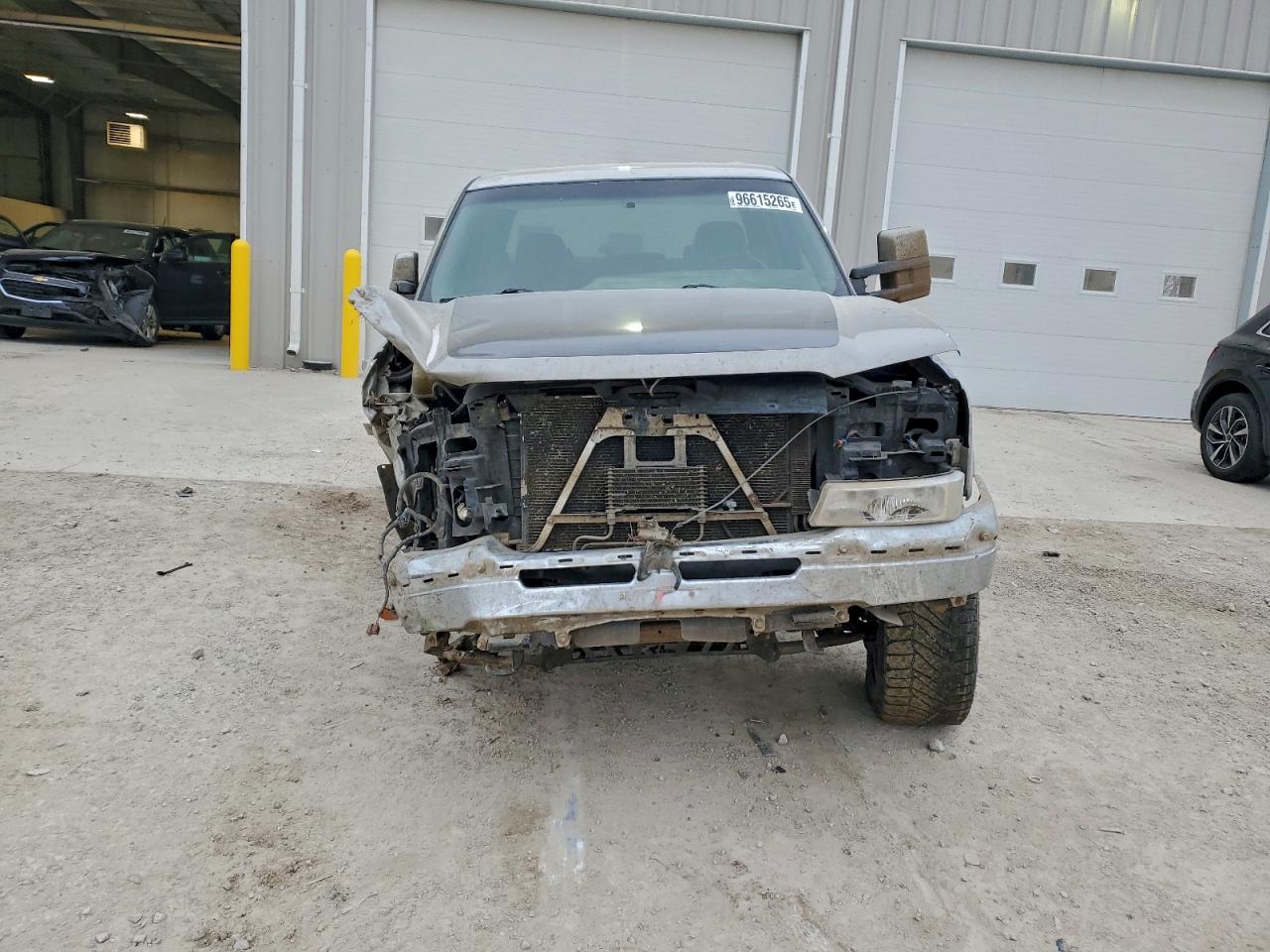 2004 CHEVROLET SILVERADO K1500 photo 5