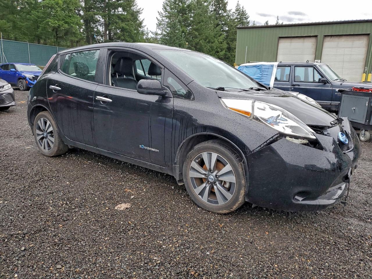 2013 NISSAN LEAF S photo 4