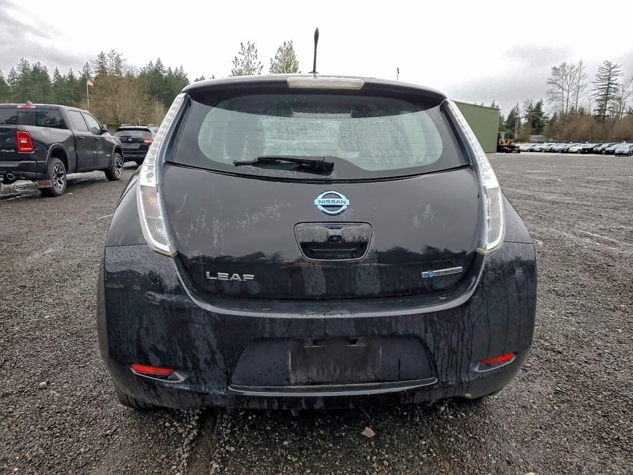 2013 NISSAN LEAF S photo 6