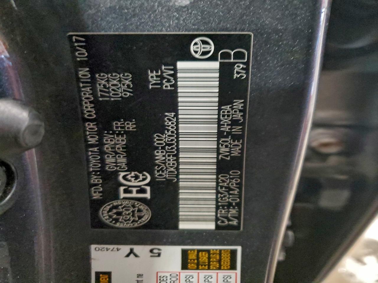 2018 TOYOTA PRIUS photo 13