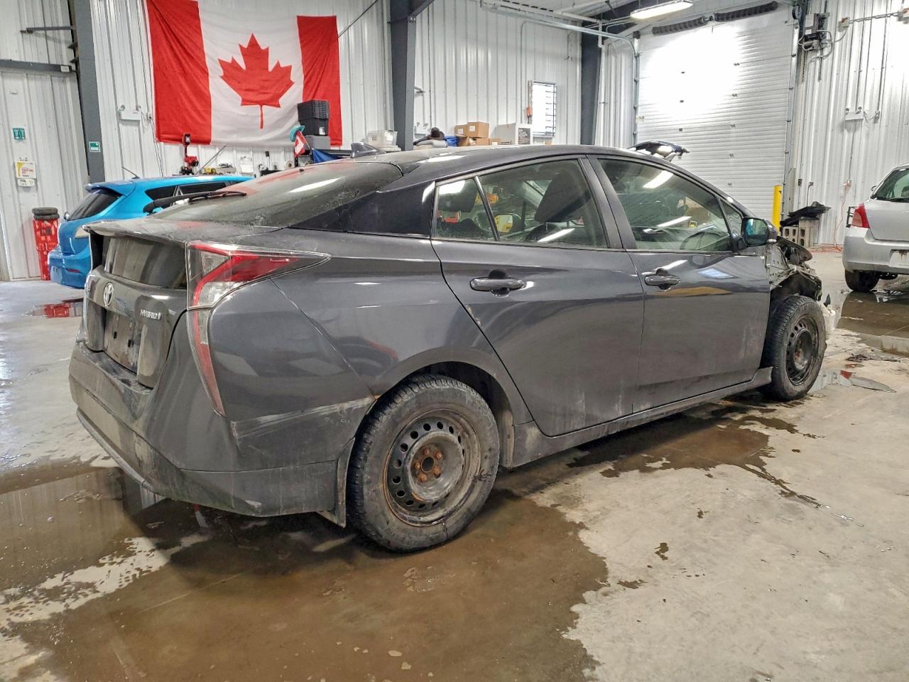 2018 TOYOTA PRIUS photo 3