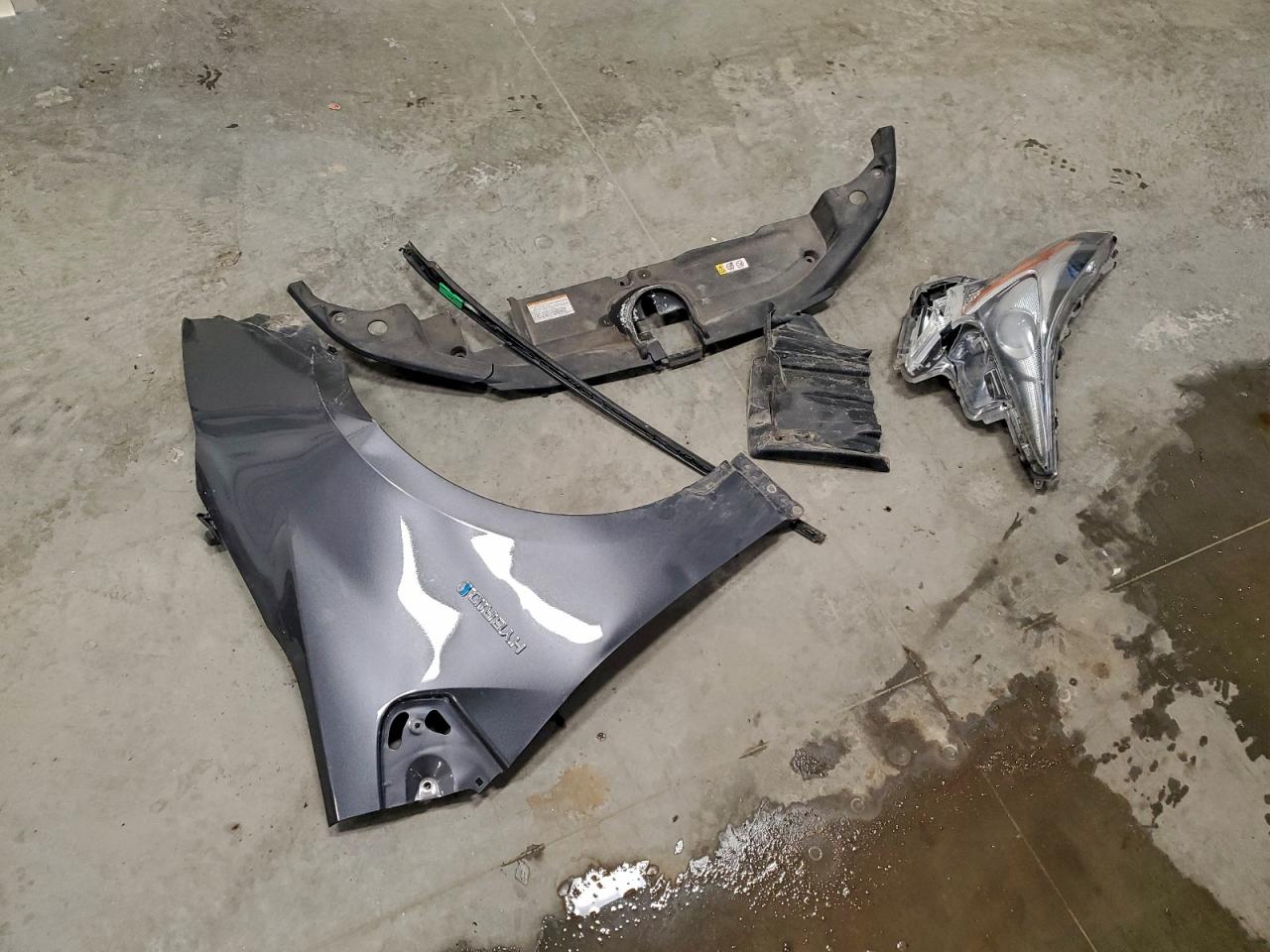 2018 TOYOTA PRIUS photo 12