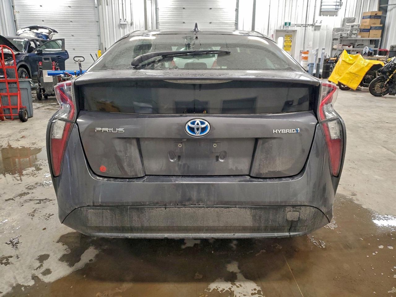 2018 TOYOTA PRIUS photo 6