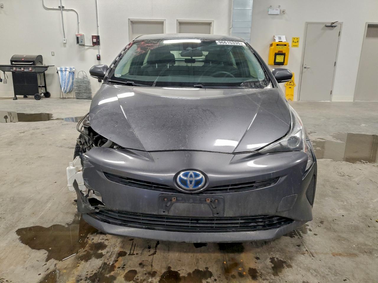 2018 TOYOTA PRIUS photo 5