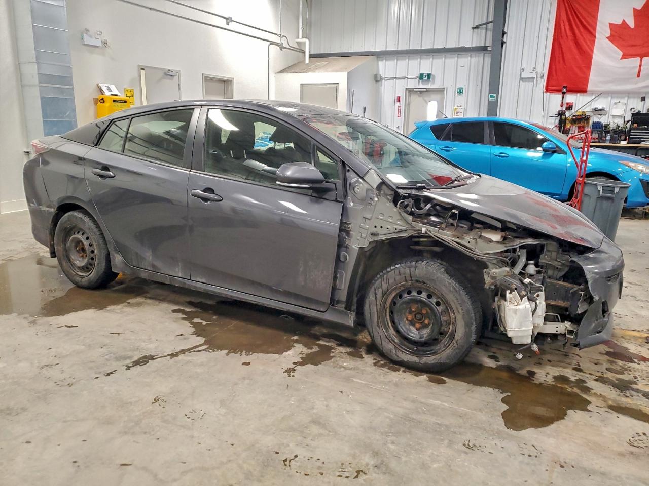 2018 TOYOTA PRIUS photo 4