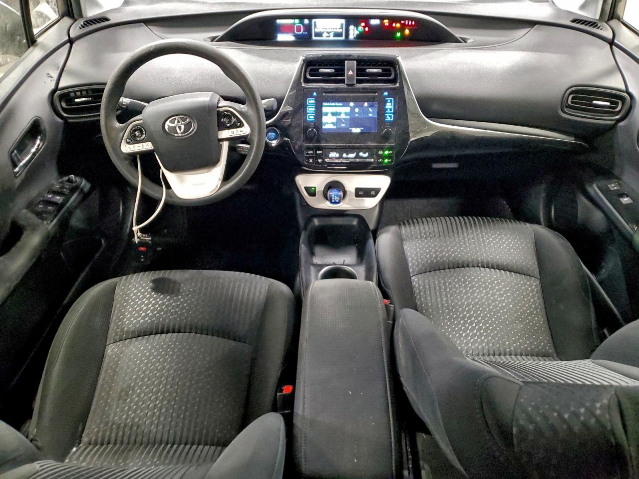 2018 TOYOTA PRIUS photo 8
