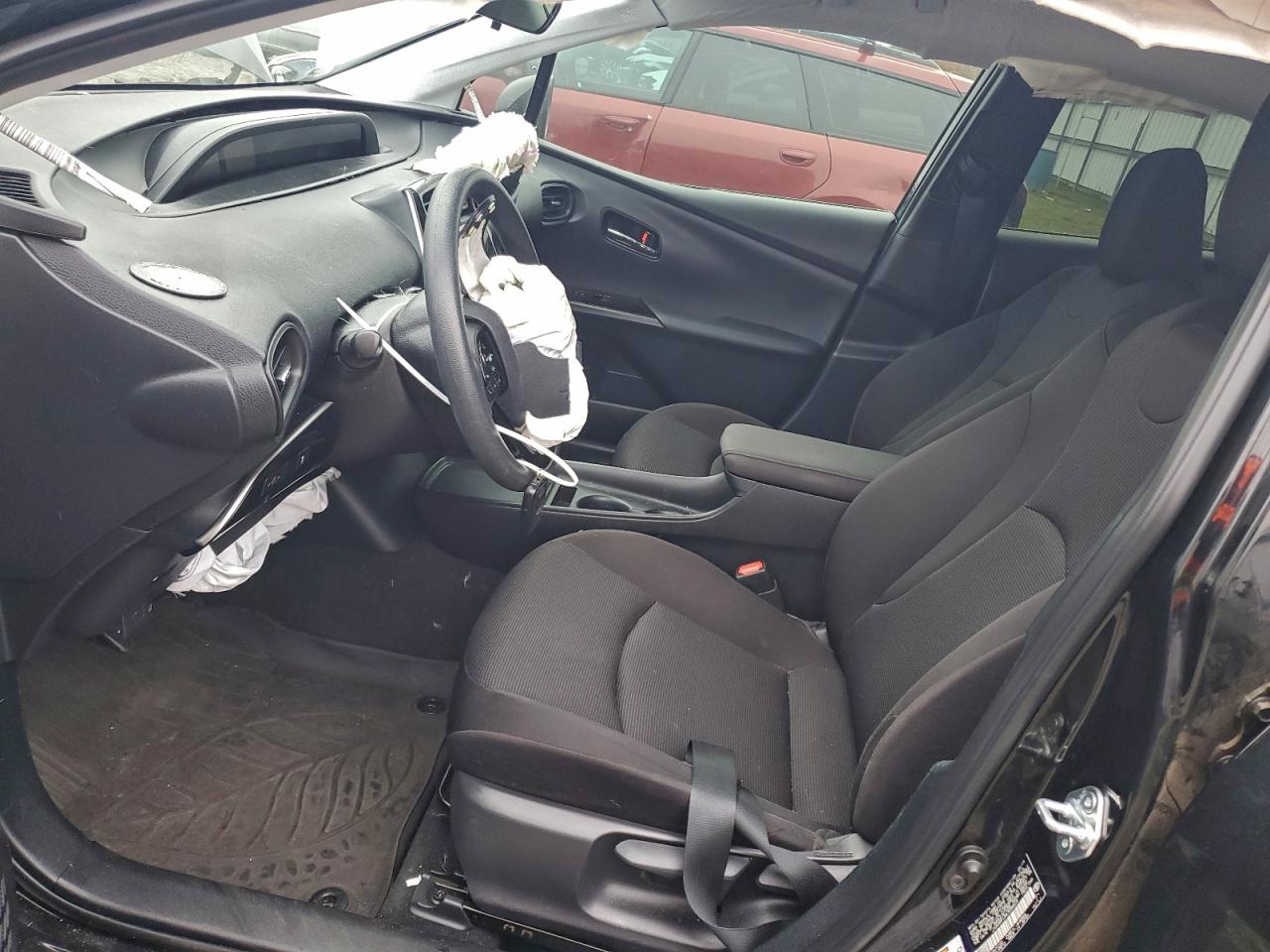2019 TOYOTA PRIUS photo 7