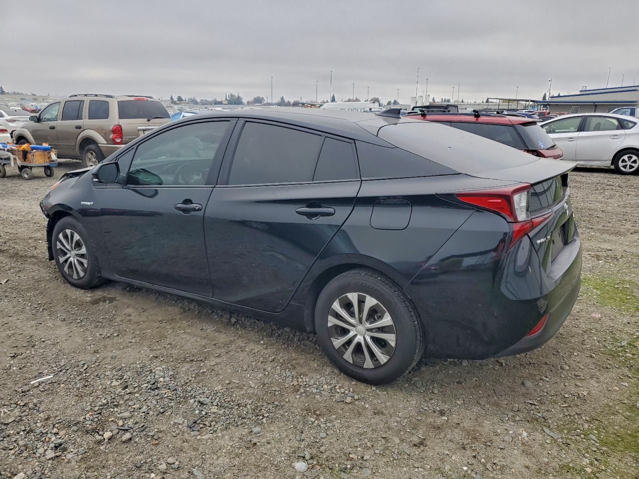 2019 TOYOTA PRIUS photo 2