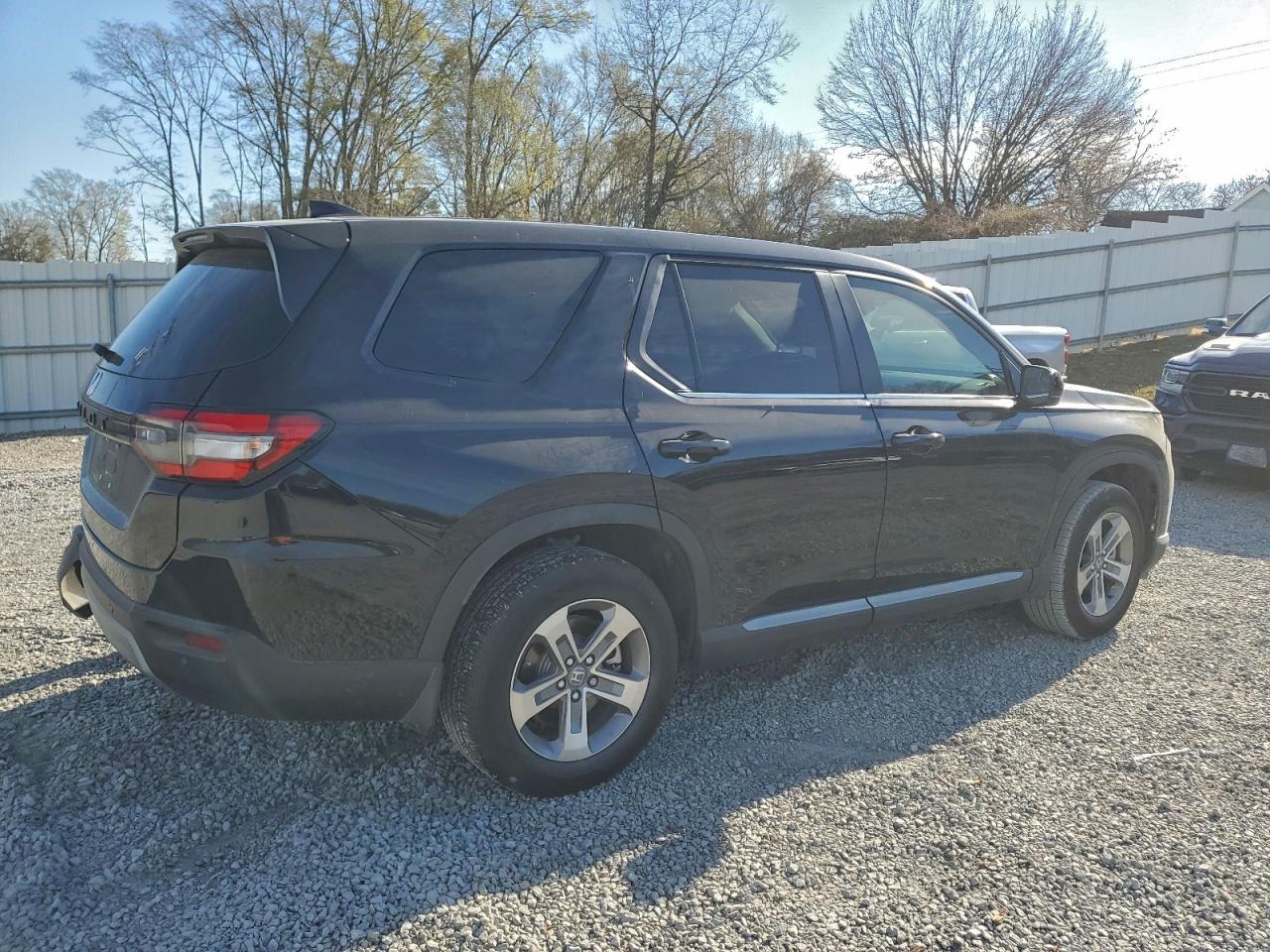 2025 HONDA PILOT EXL photo 3
